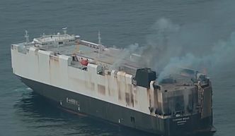 3 tysiące aut poszło na dno. Zatonął statek, palił się od 4 czerwca