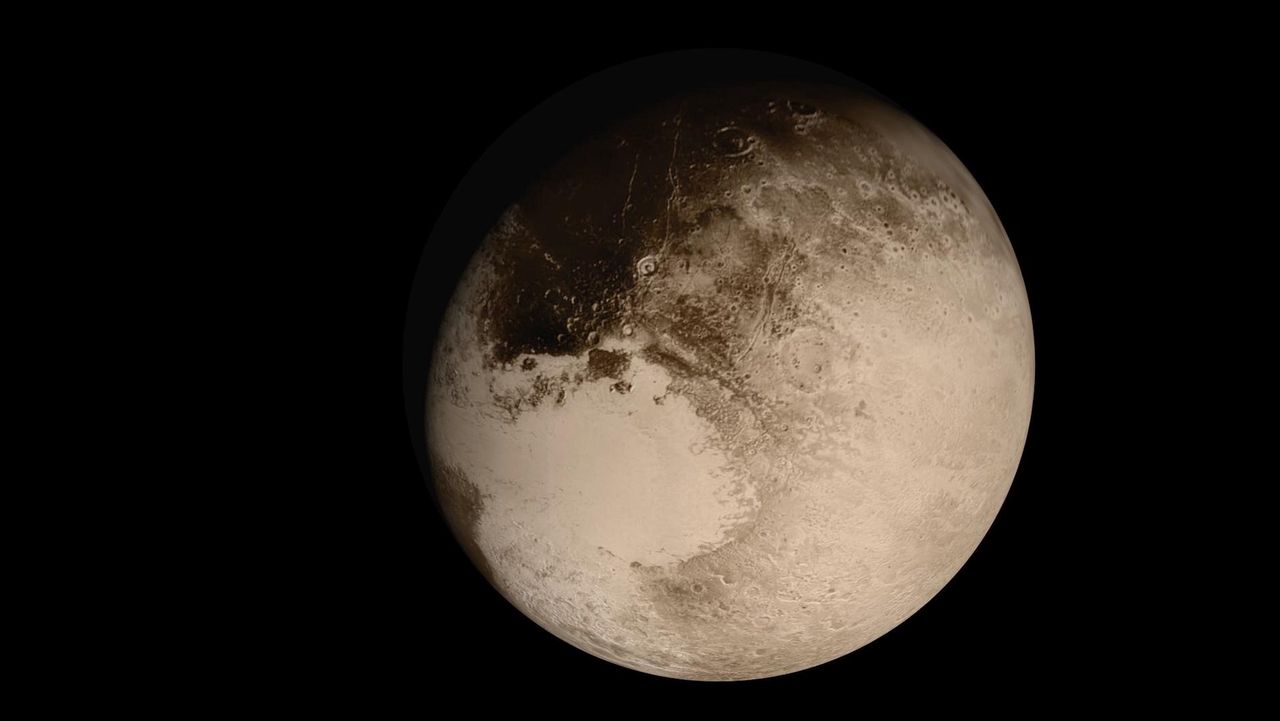 Naukowcy przyjrzeli się powierzchni Plutona.