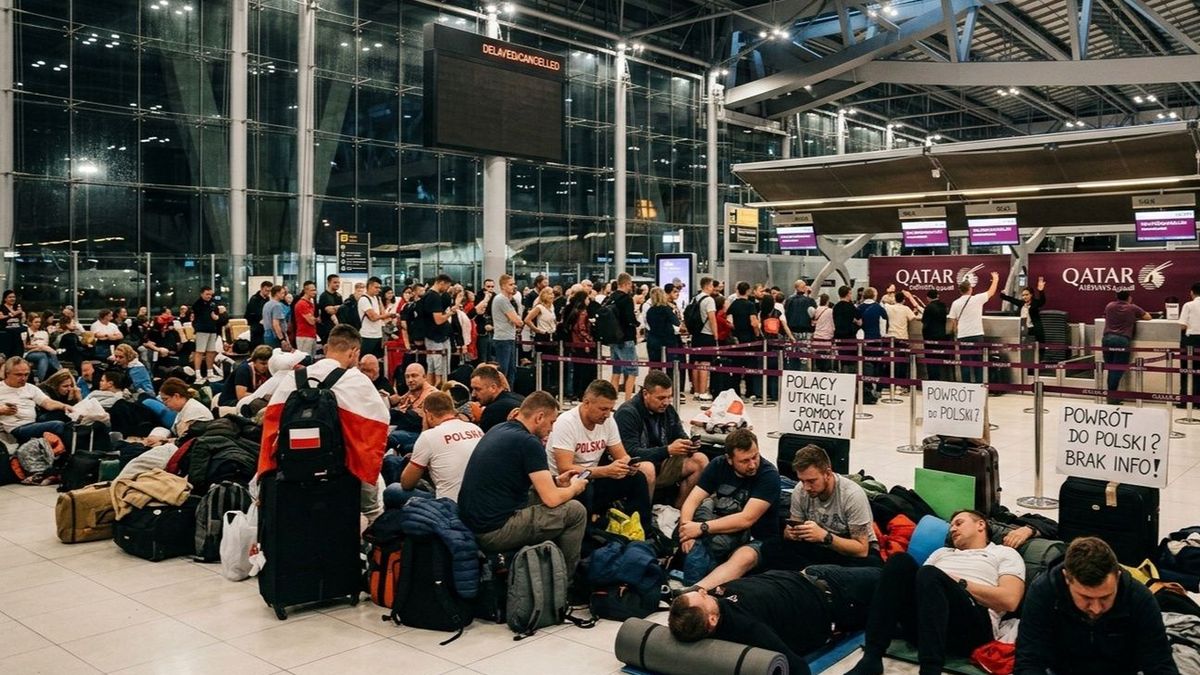 Polacy koczują na lotnisku w Bangkoku