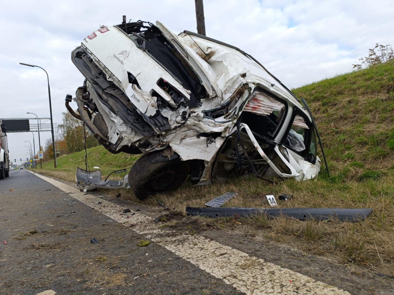 Groźny wypadek w Lublinie. Oto co zostało z auta