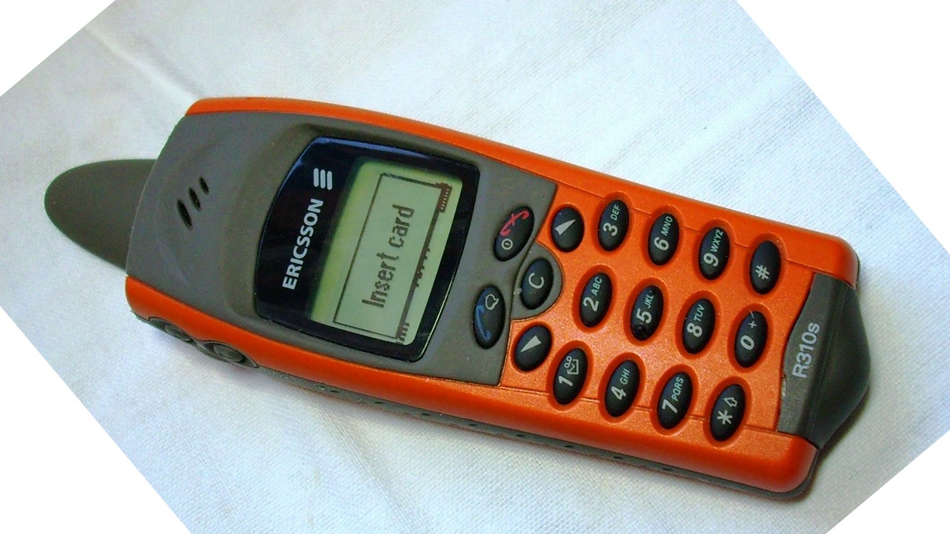 Pancerne smartfony. Ericsson R310, Sonim, Samsung Solid, Caterpillar i inne, niezniszczalne telefony 3