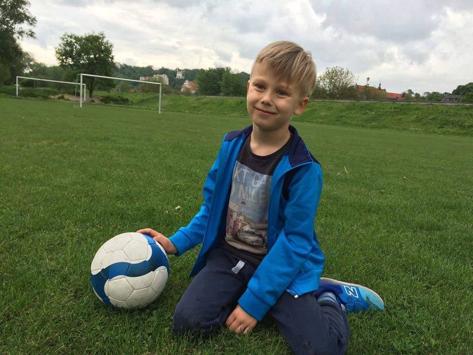 Franek cierpi na rzadką genetyczną chorobę. Jedyną szansą jest przeszczep komórek macierzystych