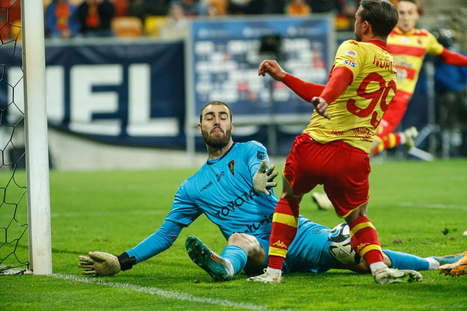 Jagiellonia Białystok - Pogoń Szczecin (sobota - 24 maja, godz. 17.30, na stadionie Chorten Arena przy ul. Słonecznej 1).