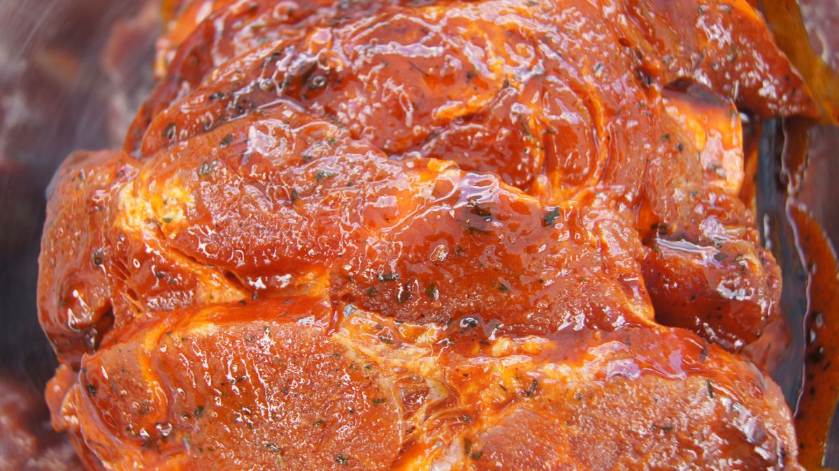 Marynowana karkówka z piekarnika jest soczysta i smaczna