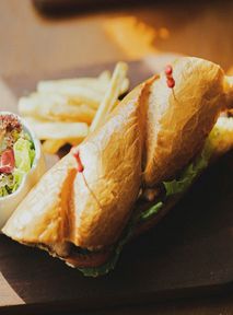 Kanapkowy artysta z Subway hitem na TikToku! Przez ponad 5 lat pracuje za darmo… u rodziców!