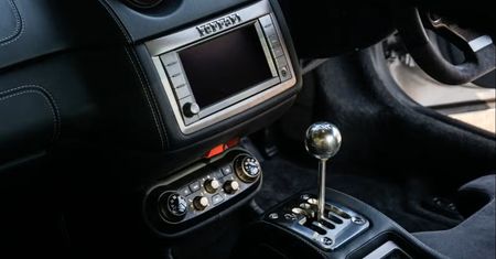 Ferrari rozważa powrót do manualnych skrzyń biegów. To będzie droga zabawa