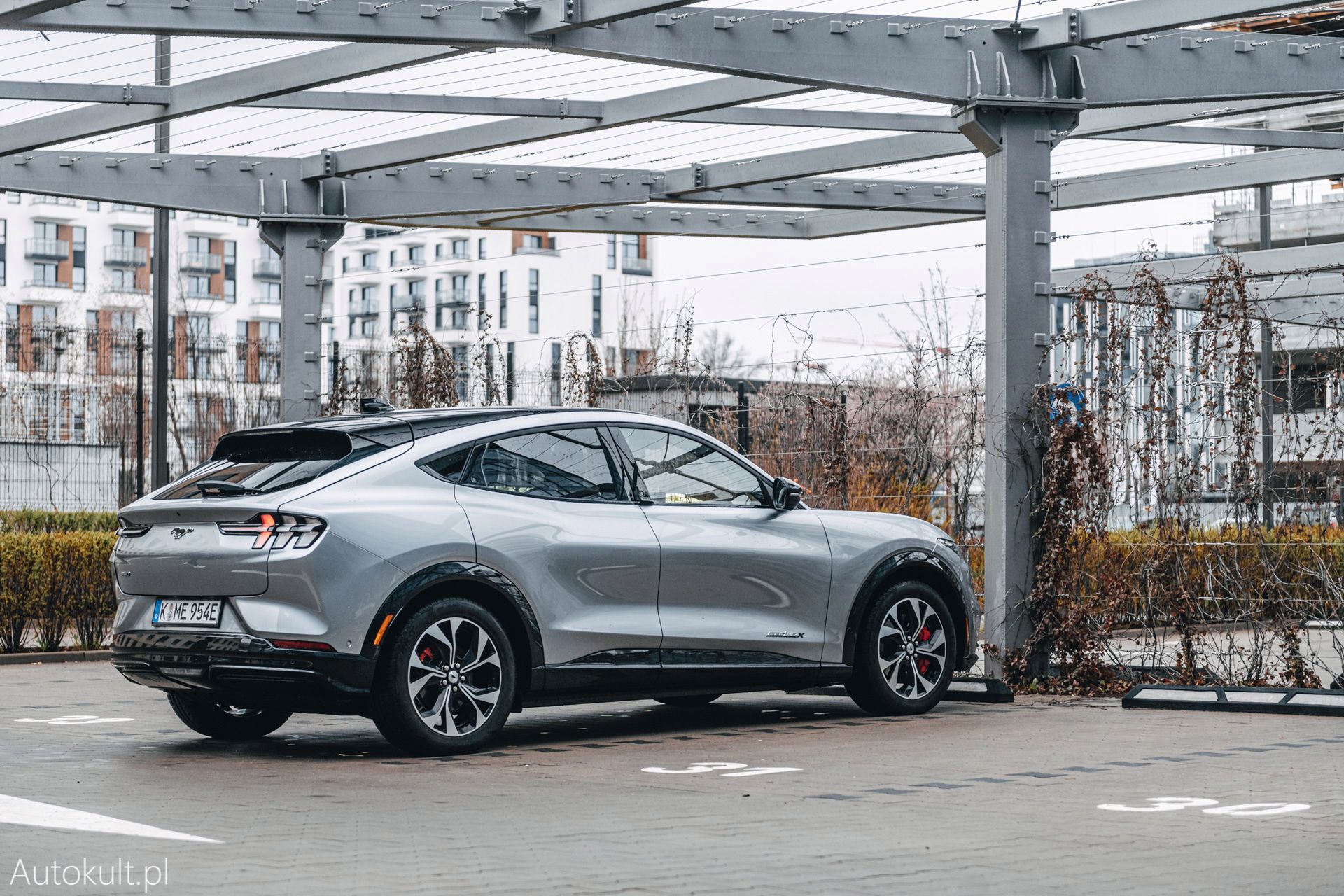 To nie jest tesla-killer. On ma inne zadanie