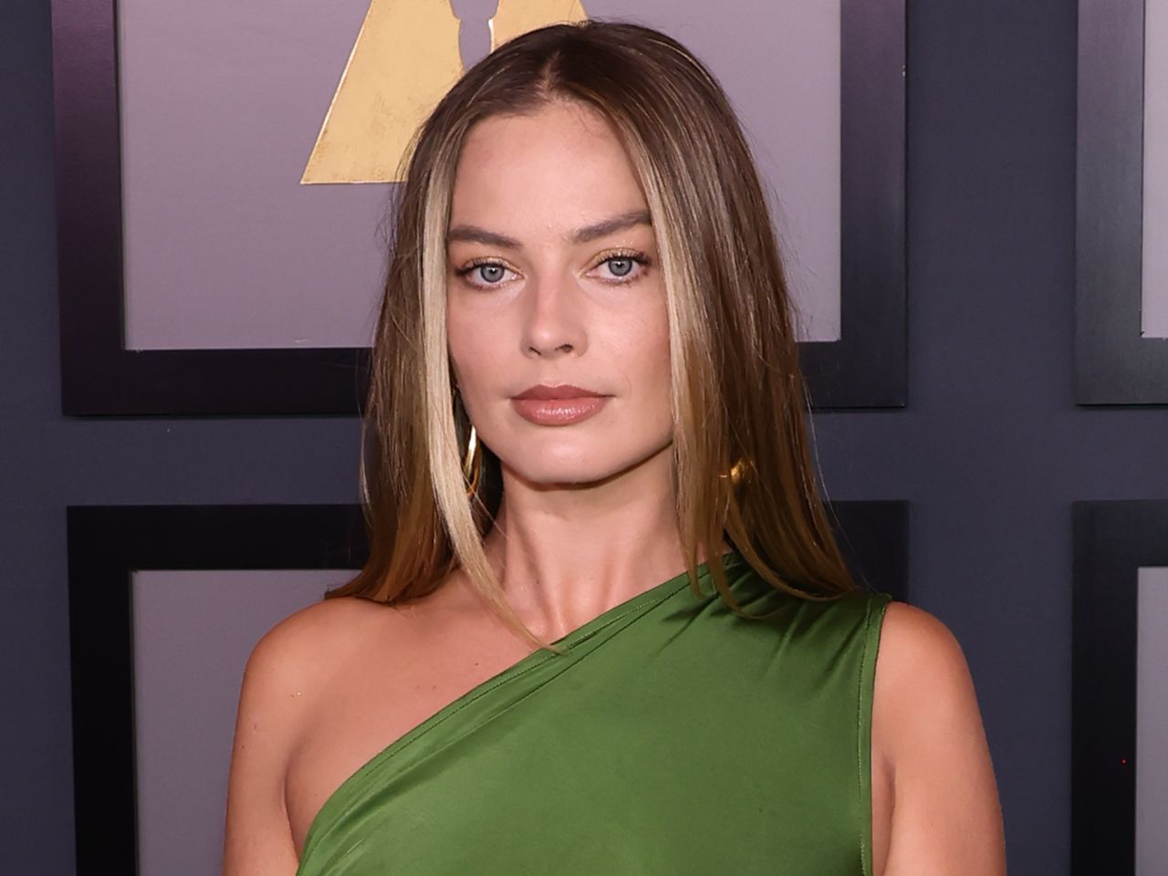 Margot Robbie cała w zieleni. Zadała szyku podczas gali Governors Awards 2022