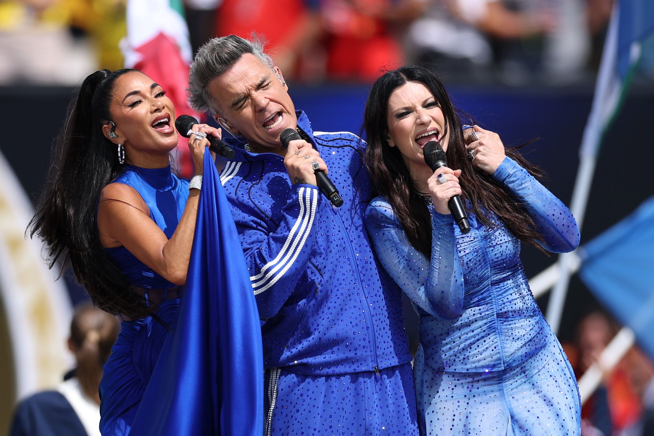 Nicole Scherzinger, Robbie Williams i Laura Pausini