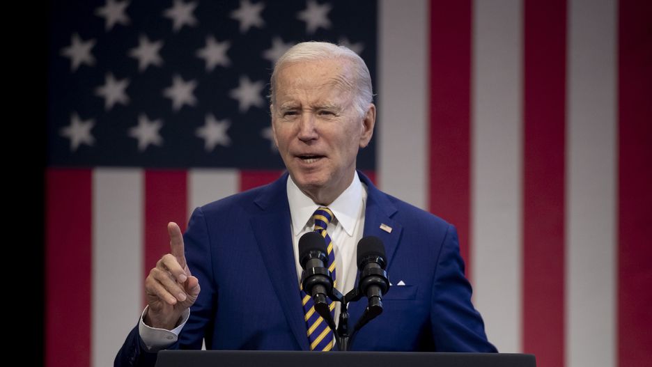 US President Joe Biden speaks at the International Brotherhood of Electrical Workers (IBEW) Local 26
epa10469189 US President Joe Biden speaks at the International Brotherhood of Electrical Workers (IBEW) Local 26, in Lanham, Maryland, USA, 15 February 2023. Biden outlined his vision for the economy and urged Republicans in Congress to work with him to raise the US national debt ceiling.  EPA/MICHAEL REYNOLDS 
Dostawca: PAP/EPA.
MICHAEL REYNOLDS
