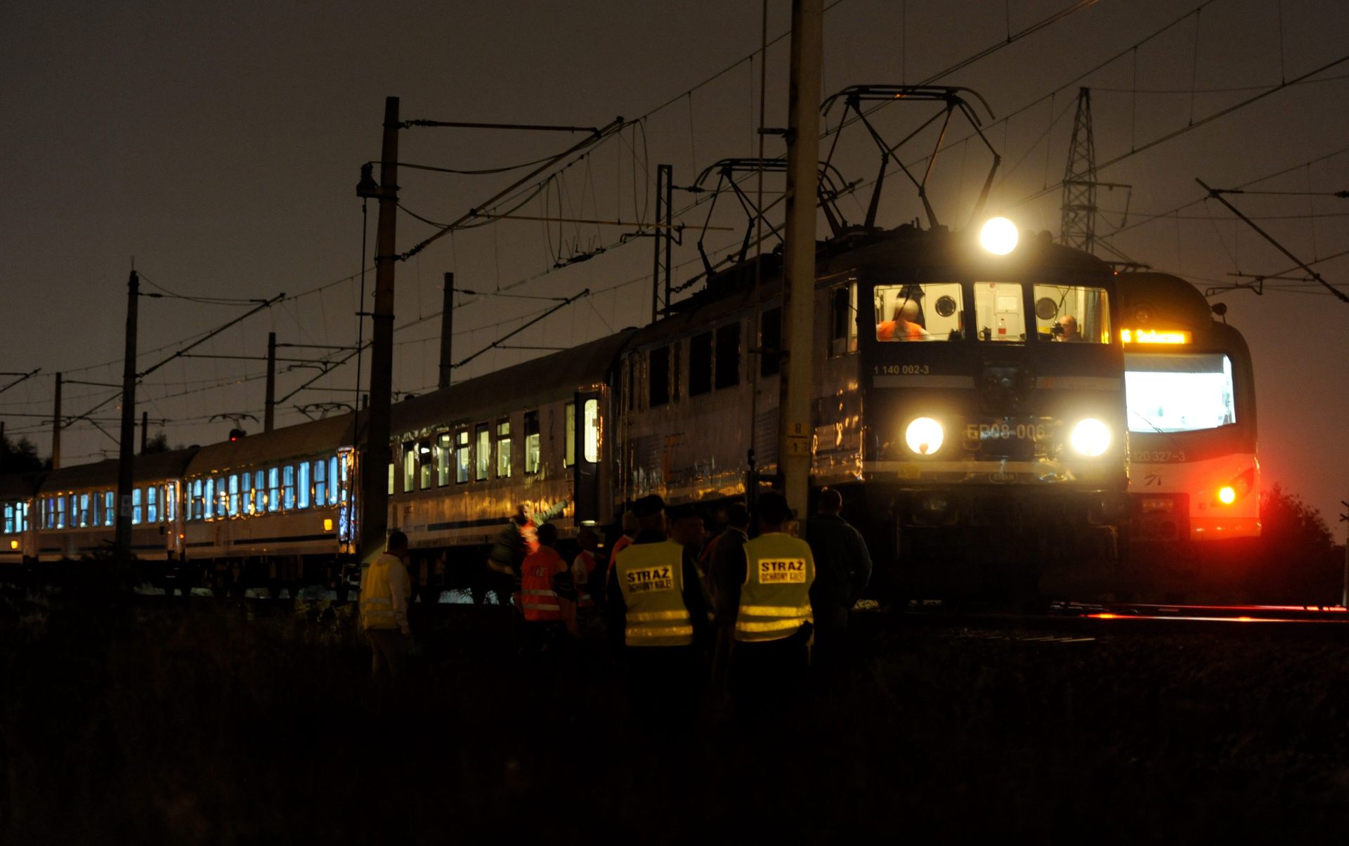 wiadomości,aktualności,WP Wiadomości Pociąg zderzył się z łosiem. Podróżni musieli się przesiąść
