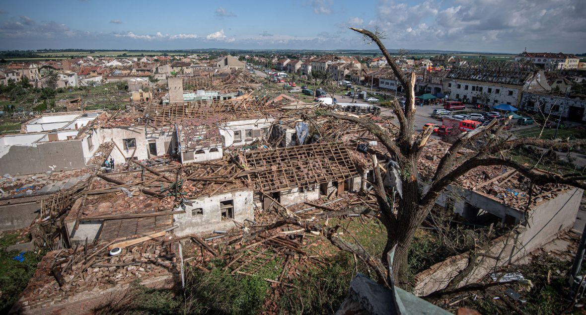 W dzień po przejściu trąby powietrznej nad Librantową do tragedii doszło w Czechach. Tornado spustoszyło m.in. Morawską Nową Wieś