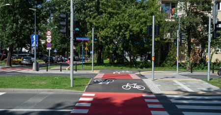 Warszawa. ZDM wprowadza zmiany w sygnalizacji świetlnej na ulicy KOR