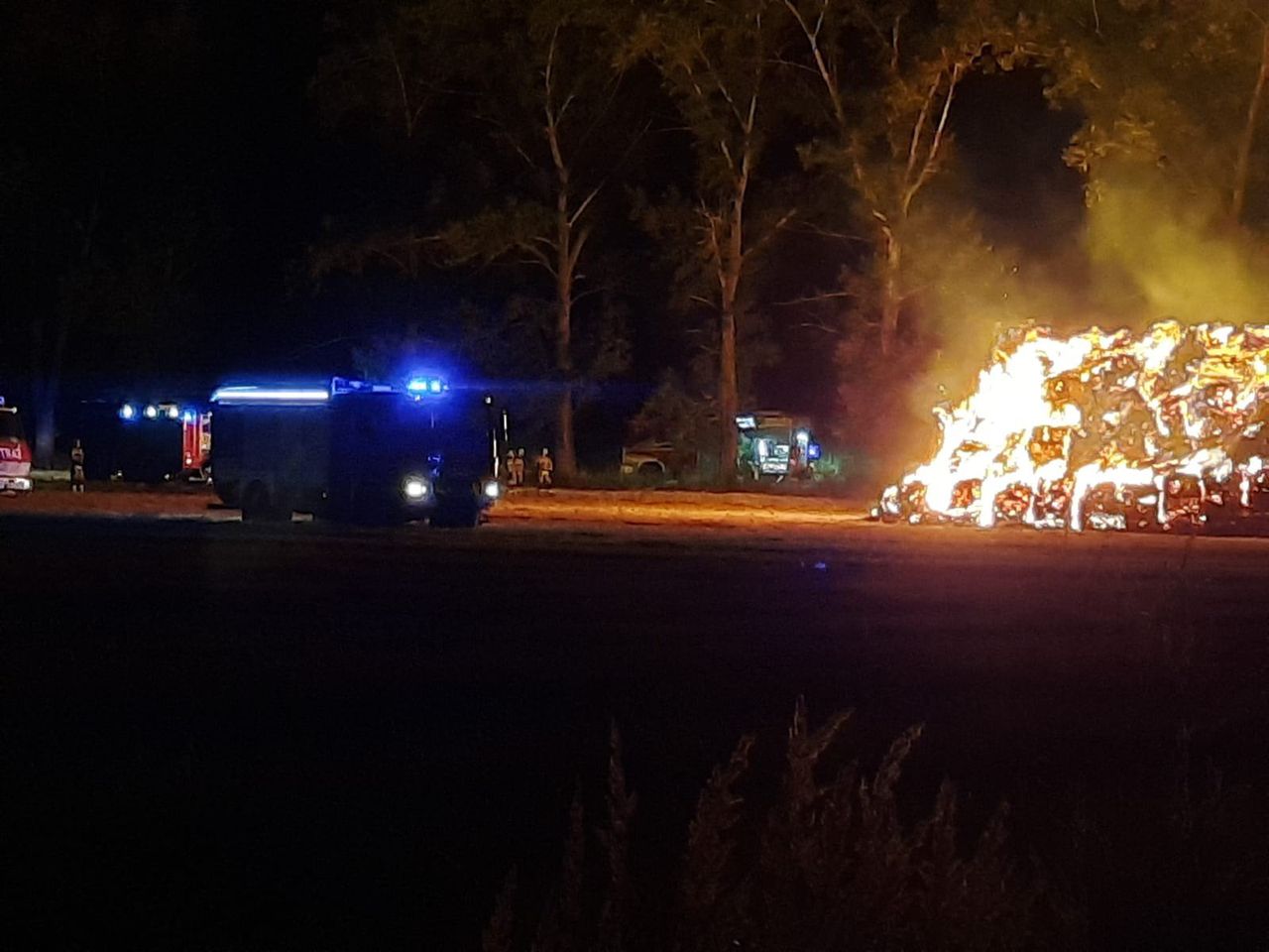 Legnica: 13-latek spod Legnicy podpalił baloty siana. Efekt "zabawy"? Potężny pożar i straty na 125 tys. złotych