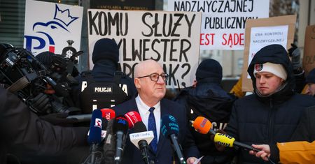 Sędzia Marciniak tłumaczy decyzję ws. PiS