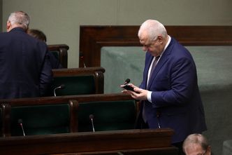 To Jacek Sasin stoi za nową kampanią billboardową. Media ujawniają jej koszty