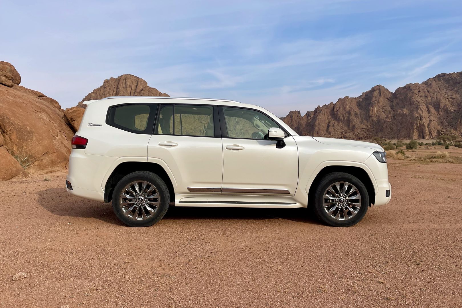 Toyota Land Cruiser 300
