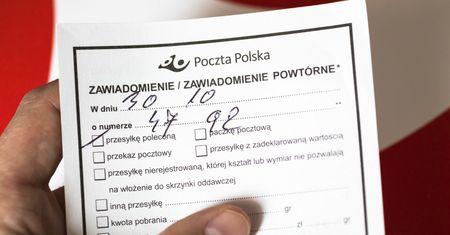 Dwa razy nie odebrał awiza. Pieniądze zniknęły z konta