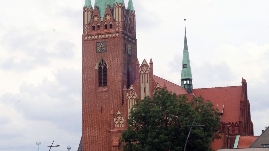 Parafia św. Jacka na remont elewacji południowej kościoła i wieży  otrzymała 90 000 zł dotacji