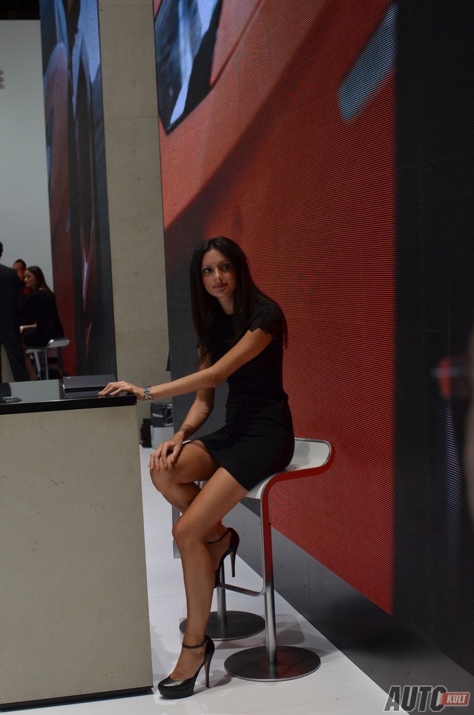 Hostessy z Paris Motor Show 2012 [galeria] 14