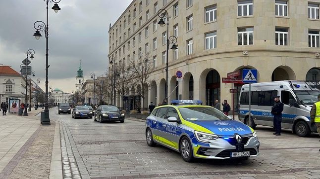 Dodatkowym zabezpieczeniem jest poruszanie się w kolumnie
