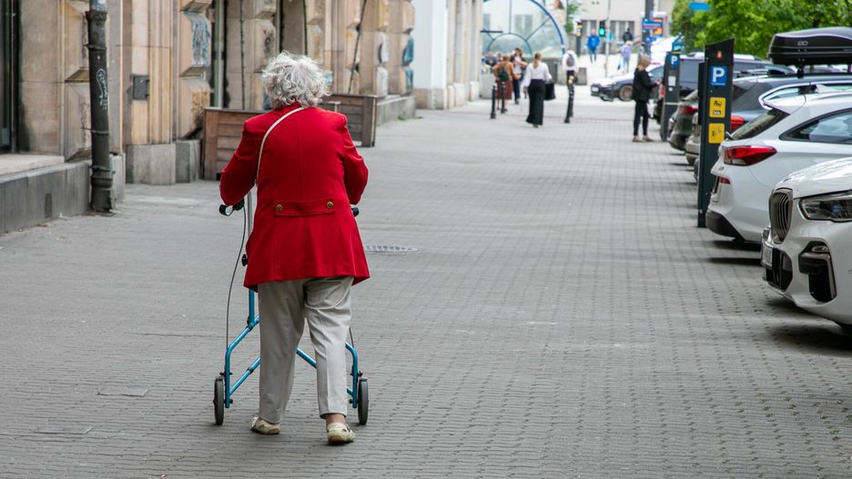 East News archiwum
Fot. Dawid Wolski/East News, 29.04.2025. Starsza kobieta z chodzikiem dla seniorow.
Dawid Wolski