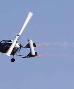 Toruń. Awaryjnie lądowanie wiatrakowca. Wybuchł pożar