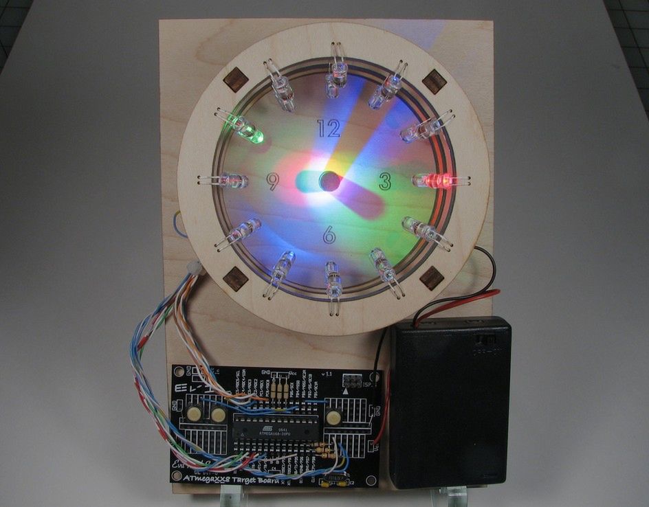 Błyskotliwa realizacja idei zegara Bulbdial Clock 2