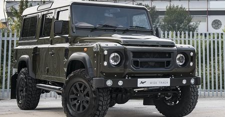 Land Rover Defender od CTC i Kahn Design – twardziel z luksusowym wnętrzem