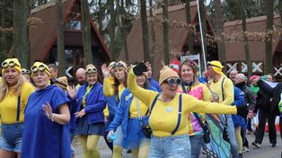 Skorzęcin: Parada morsów przyciągnęła miłośników zimnych kąpieli