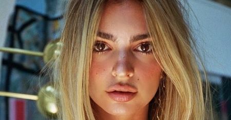 Emily Ratajkowski padła ofiarą fotografa. "Nagle jego palce znalazły się we mnie"