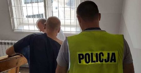 Zaatakował policjantów. Tak odpowiedzieli mundurowi