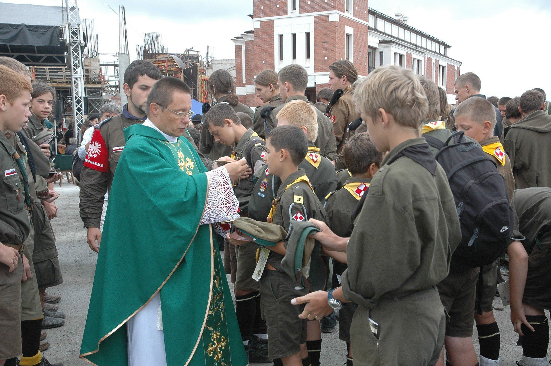 Rok 2011 - Na mszy świętej w Łagiewnikach z okazji zakończenia zlotu na 100-lecie harcerstwa. 