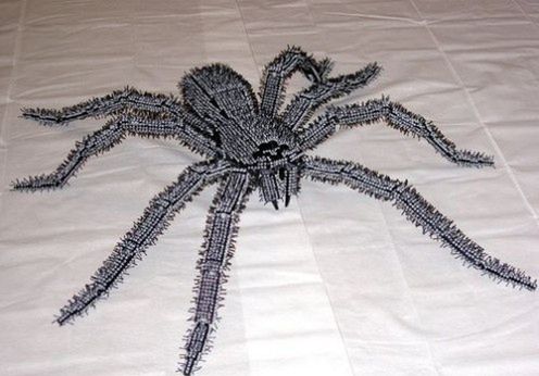 Wielka włochata tarantula z klocków lego