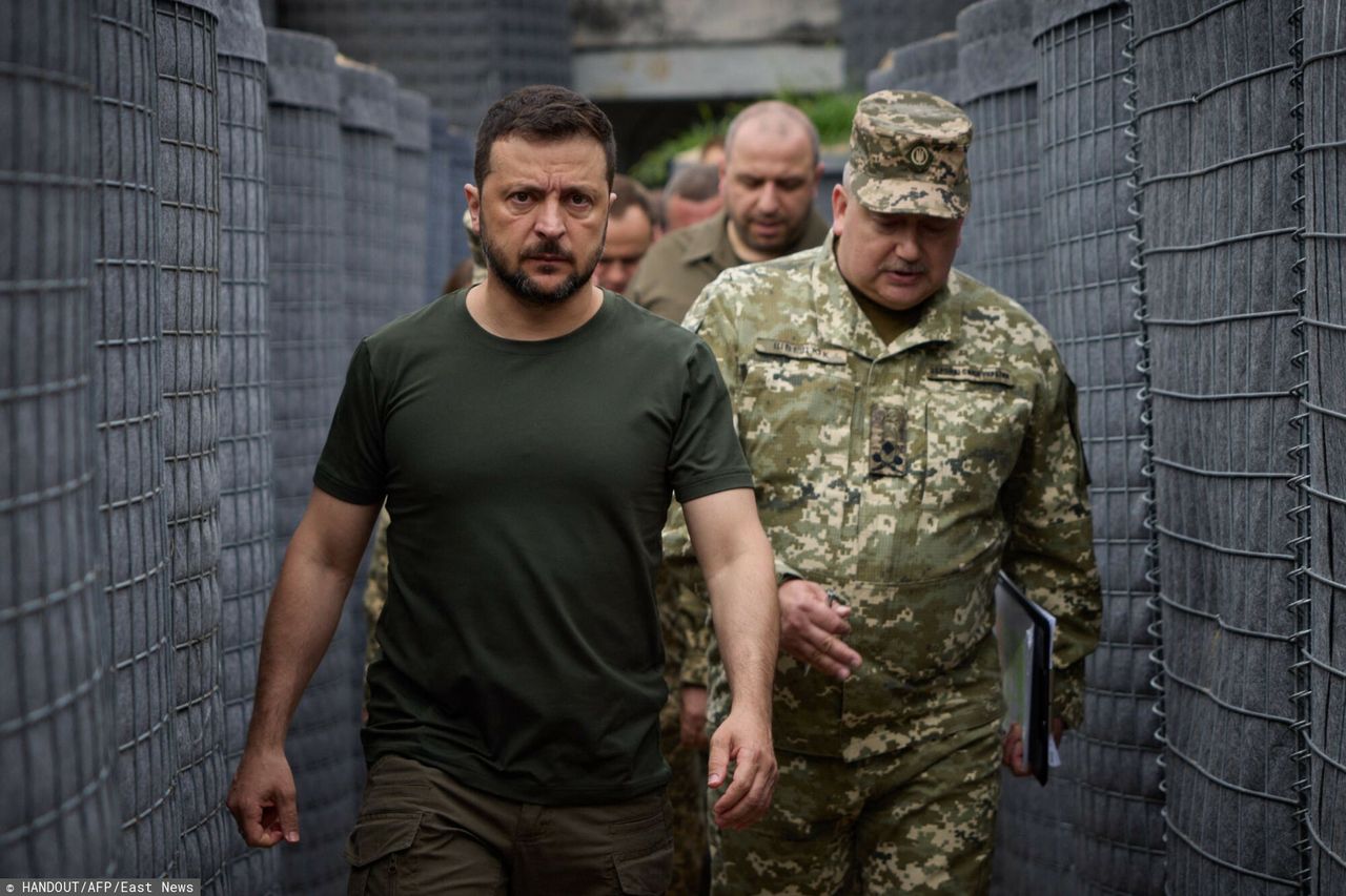 Ukraine will decide its own path, Zelenskyy declares on independence day