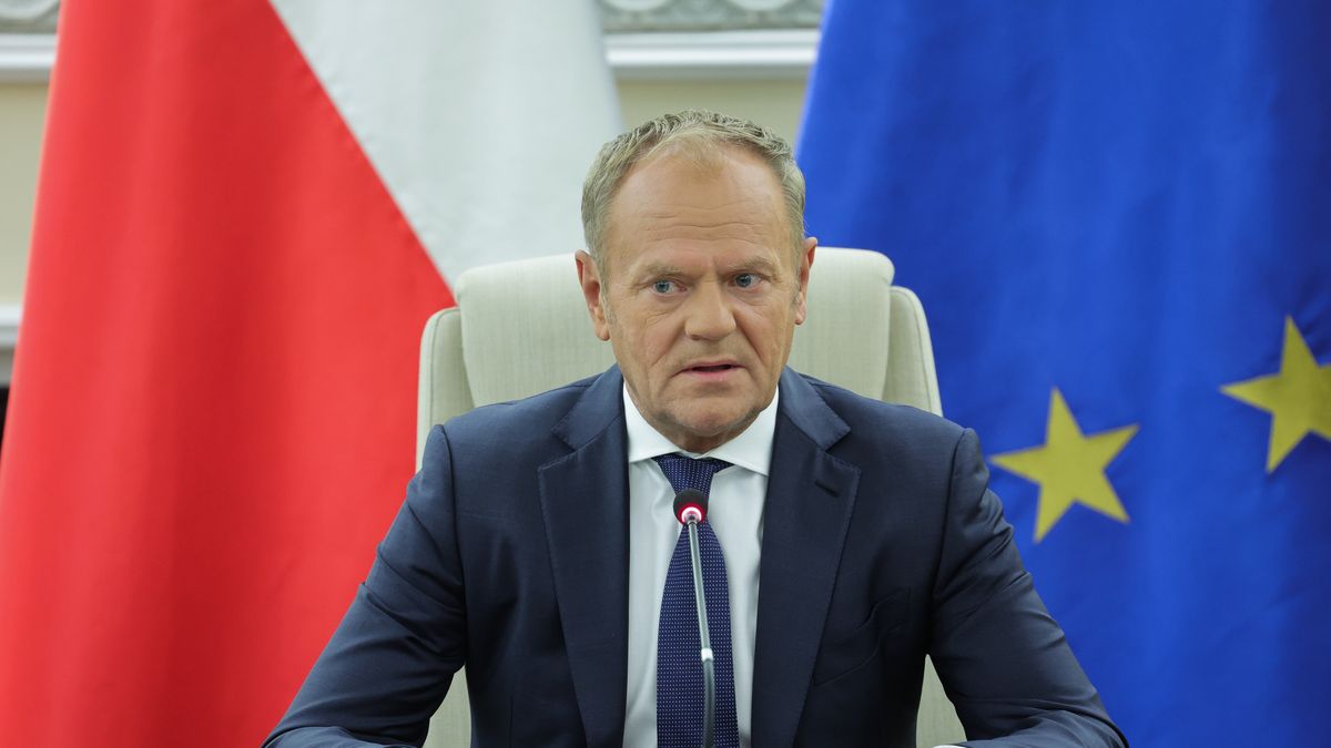 Donald Tusk
Warszawa, 10.09.2025. Premier Donald Tusk na nadzwyczajnym posiedzeniu rz�du w KPRM w Warszawie, 10 bm. w zwi�zku z nocnym naruszeniem polskiej przestrzeni powietrznej przez rosyjskie drony.  (ad) PAP/Szymon Pulcyn
Szymon Pulcyn
kancelaria, KPRM, obrady, polityk, polityk polityka, polityka, posiedzenie, rada ministr�w, rady ministr�w, rz�d, rz�d Tuska, rz�du