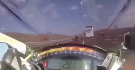 Pędził prawie 300 km/h. Dramatyczny wypadek motocyklisty
