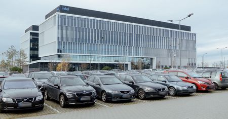 Będą zwolnienia grupowe. Gigant złapał zadyszkę. Ekspert komentuje