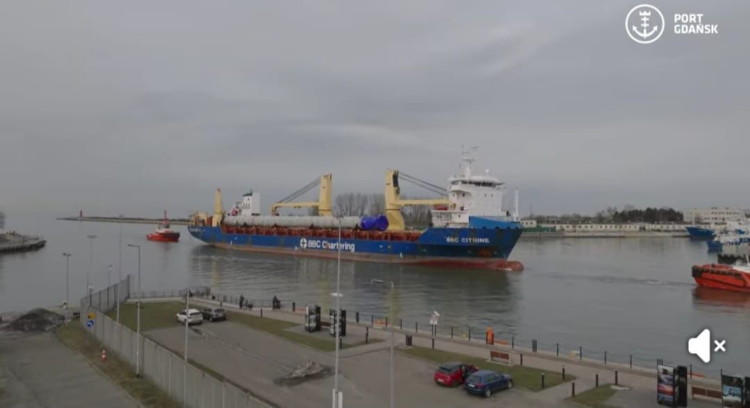 Gigantyczne kolumny w Gdańsku 