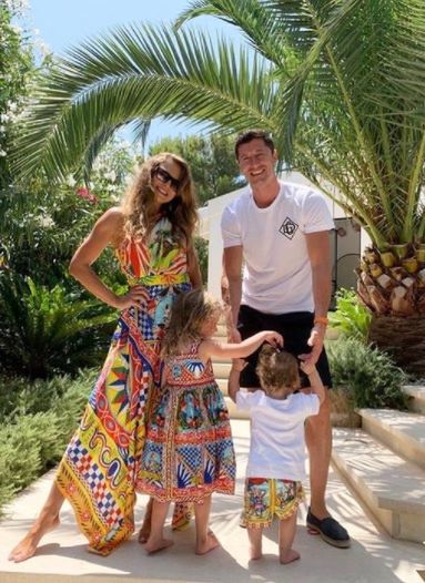 Robert Lewandowski z córkami