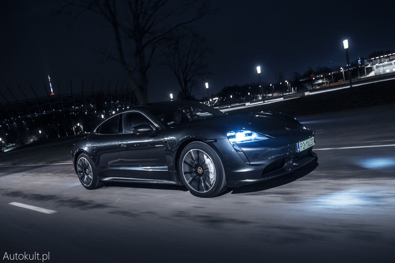 Taycan to dopiero początek - Porsche traktuje elektromobilność poważnie.