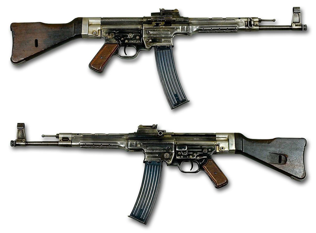 Opracowany w czasie II wojny światowej, niemiecki karabinek Sturmgewehr 44