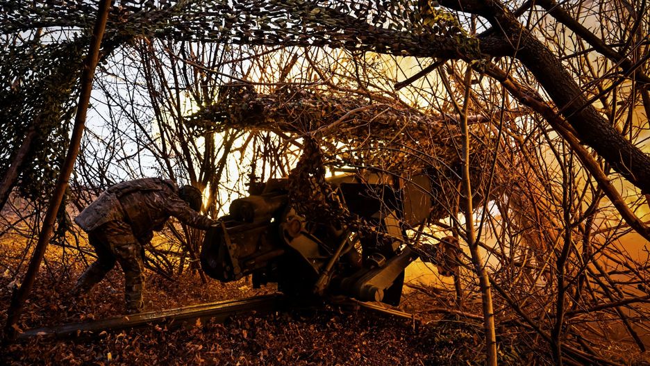 Rosyjska armia w rejonie Krasnoarmiejska
Russia Ukraine Military Operation Artillery Units 8804247 13.11.2024 A Russian serviceman of the Tsentr Centre Group of Forces fires a D-30 howitzer towards Ukrainian positions in the Krasnoarmeysk Pokrovsk sector of the frontline amid Russia s military operation in Ukraine. Stanislav Krasilnikov / Sputnik Russia PUBLICATIONxINxGERxSUIxAUTxESTxLTUxLATxNORxSWExDENxNEDxPOLxUKxONLY Copyright: xStanislavxKrasilnikovx
IMAGO/Stanislav Krasilnikov