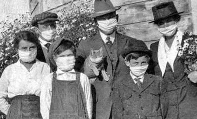 Pandemia 2020. Zdjęcie rodziny z czasów epidemii grypy hiszpanki stało się viralem