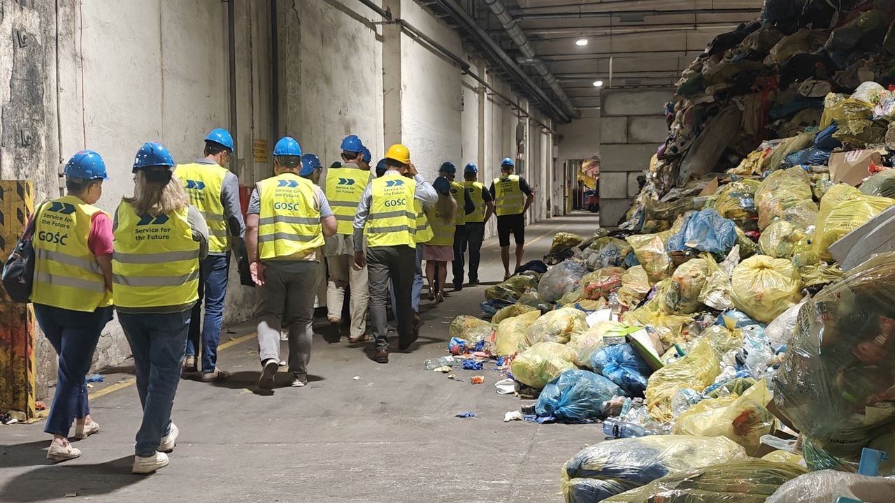 Tarnobrzeg: Rada Miasta zgodziła się na zaciągnięcie zobowiązania na odbiór odpadów w 2026 roku - oferta FCC wyższa niż planowano