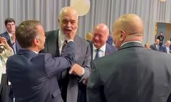 Zakpli z Trumpa przy Macronie. Sprawa "wojny Albanii z Azerbejdżanem"