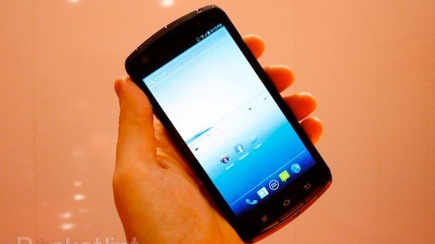 Jaki jest prototypowy smartfon Fujitsu z Tegrą 3? 1