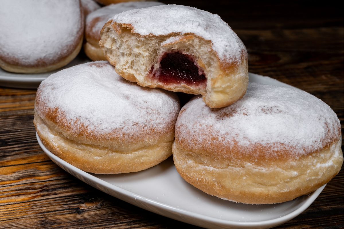 The best recipe for quick doughnuts