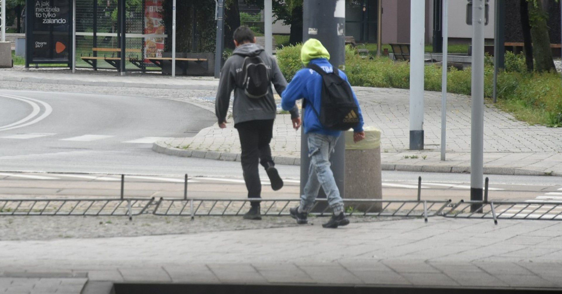 Estakada w Chorzowie grozi zawaleniem. Ludzie i tak tam chodzą