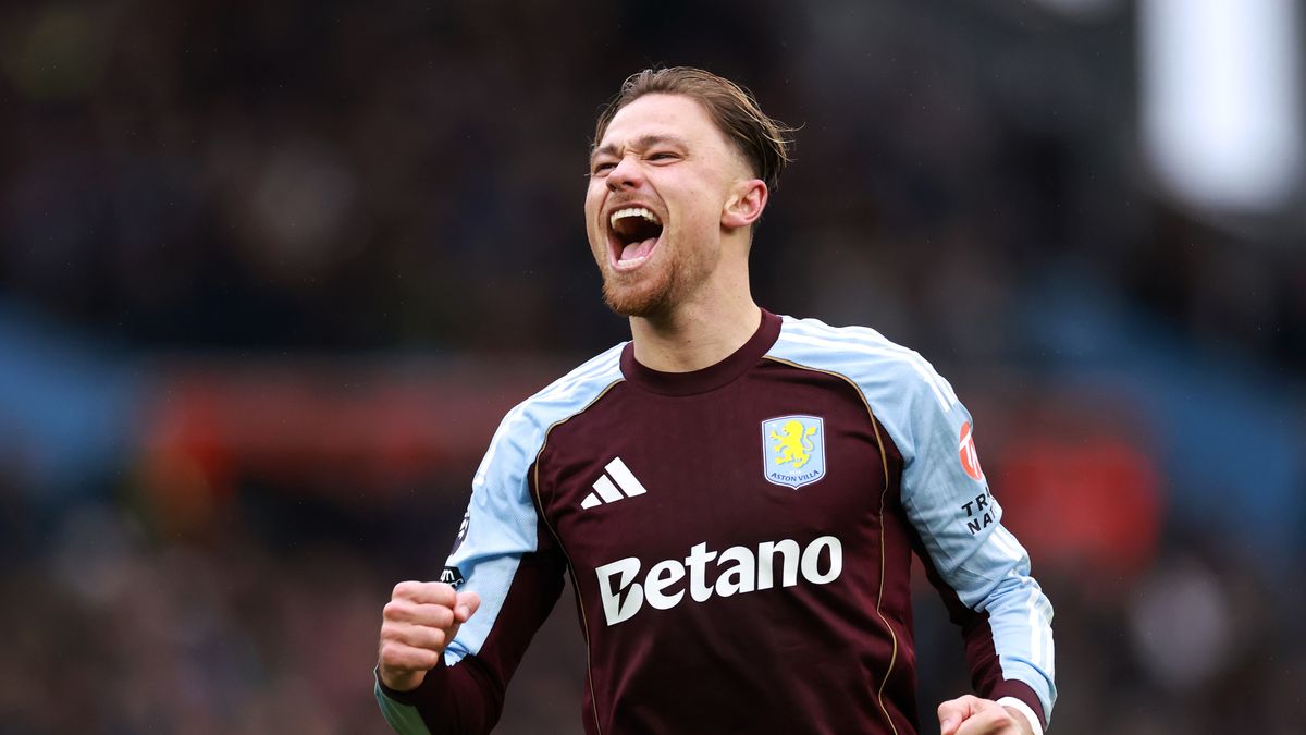 BIRMINGHAM, ENGLAND - DECEMBER 06: Matty Cash of Aston Villa celebrates after the team's victory in the Premier League match between Aston Villa and Arsenal at Villa Park on December 06, 2025 in Birmingham, England. (Photo by Marc Atkins - AVFC/Aston Villa FC via Getty Images)